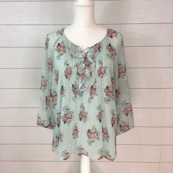 Daniel Rainn Lace up top - Picture 2 of 5